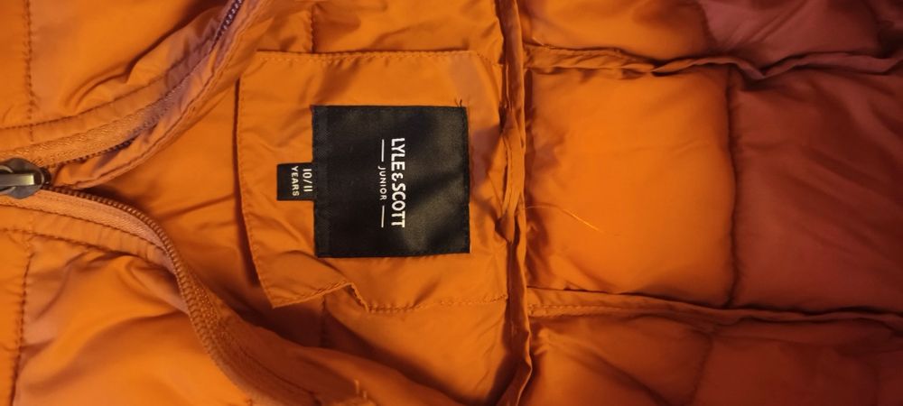 Vând geaca toamna pentru băieți lyle Scott 10-11 ani