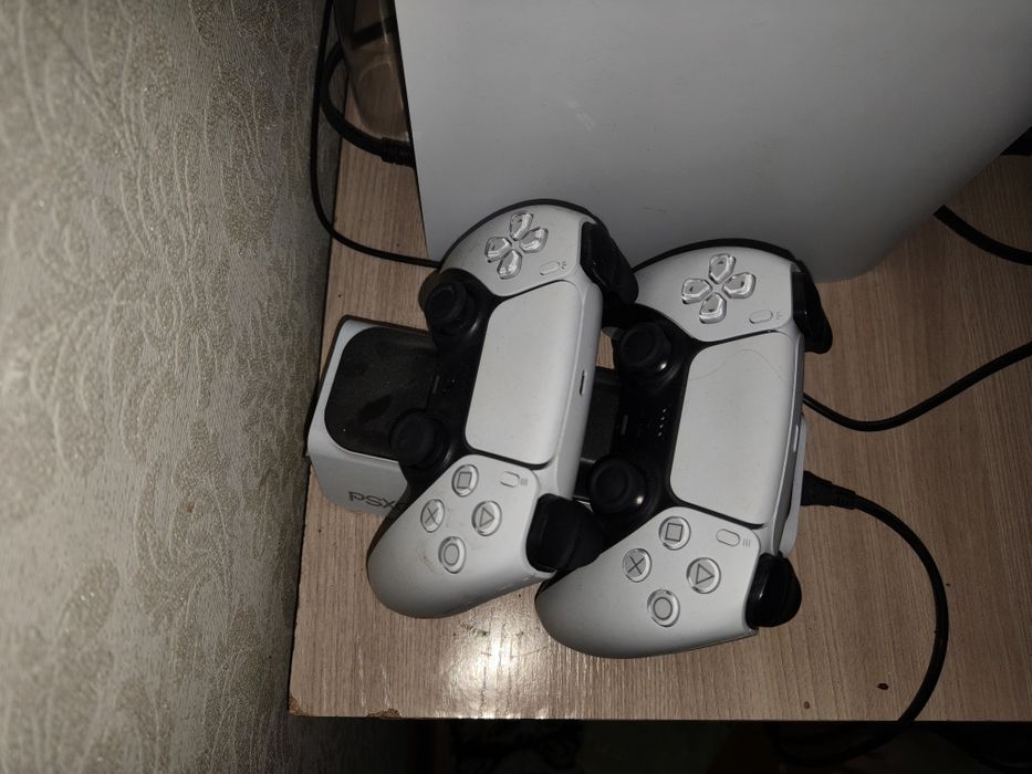 Playstaion 5 1TB +5 игр