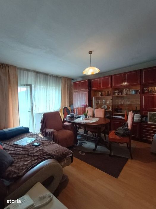 Vanzare apartament cu 4 camere 2 bai 2 balcoane Dambu Rotund