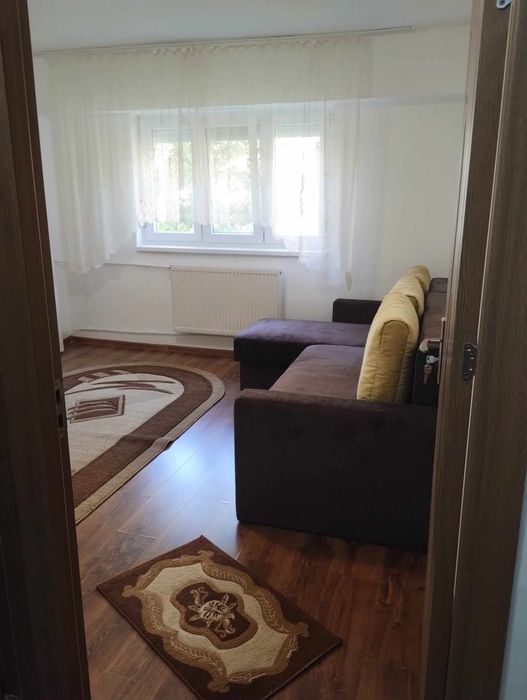 Închirierez apartament cu o camera decomandat