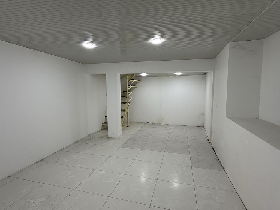 Продаеться дом улица Халкабад  ориентир Гидрометцентр 200 м2