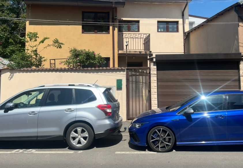Vand Casa singur curte Brancoveanu, Alunisului, , 5 camere si 3 bai, 160 m.p..