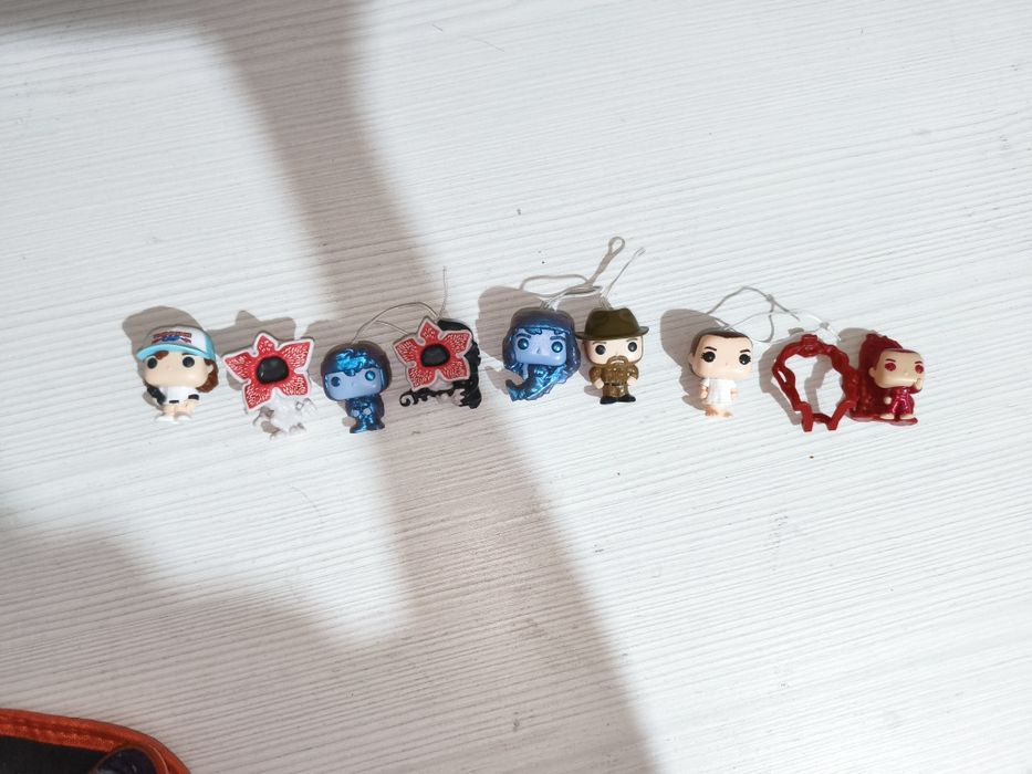 Продам персанажов осд киндер срочно