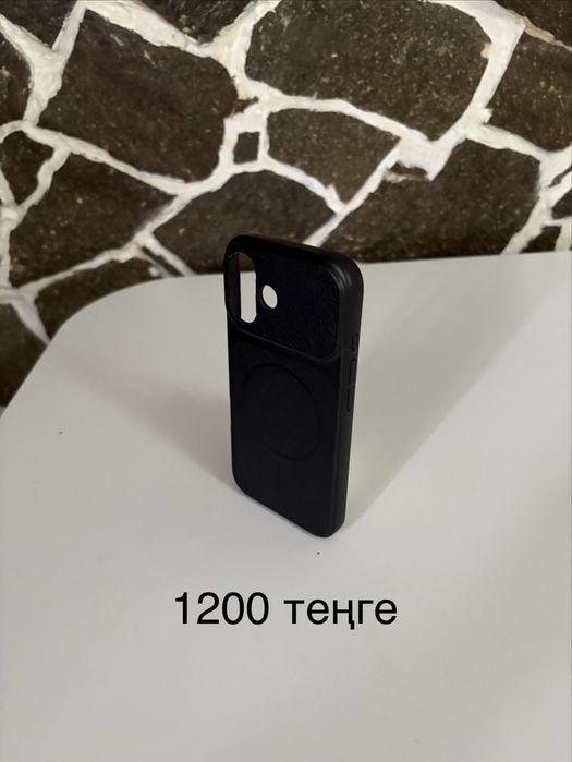 Стильные и надежные чехлы для iPhone 16 и 17