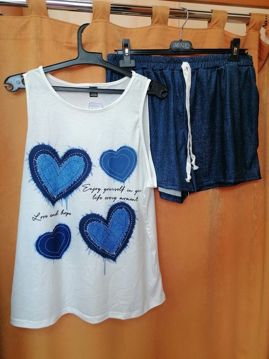 Дамски спортен комплект