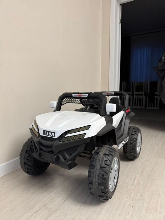 Продам деткую машину