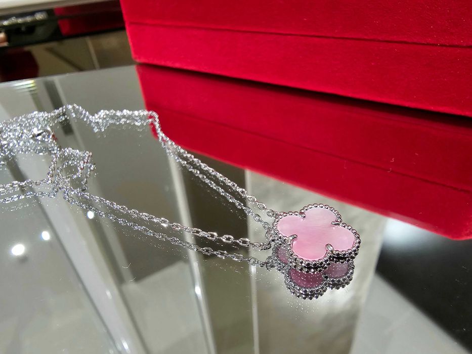 Van Cleef & Arpels VCA Silver Pink Opal Alhambra Clover Дамско Колие