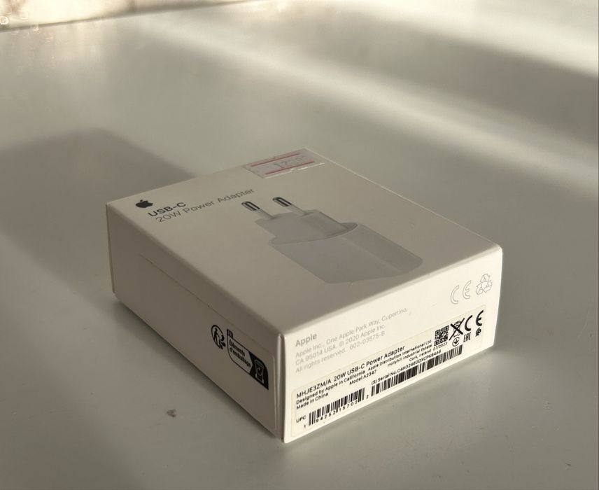 Оригинал Apple 20W USB-C.