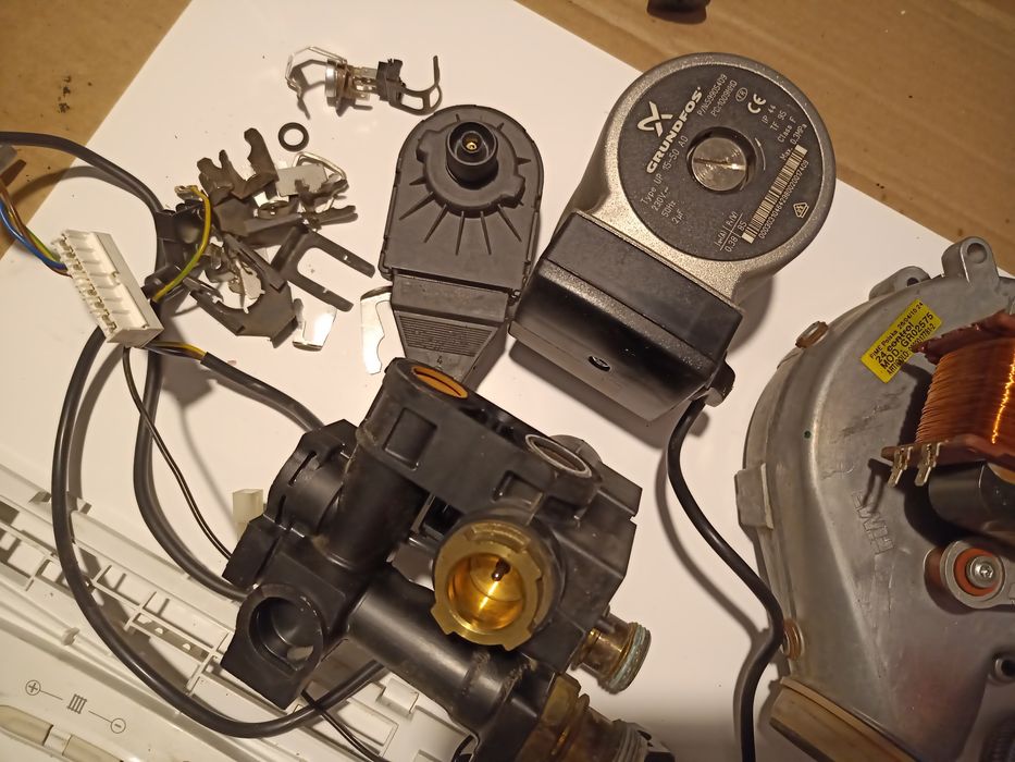 Themaclassic F 25 E Presostat Schimbator secundar Fluxostat