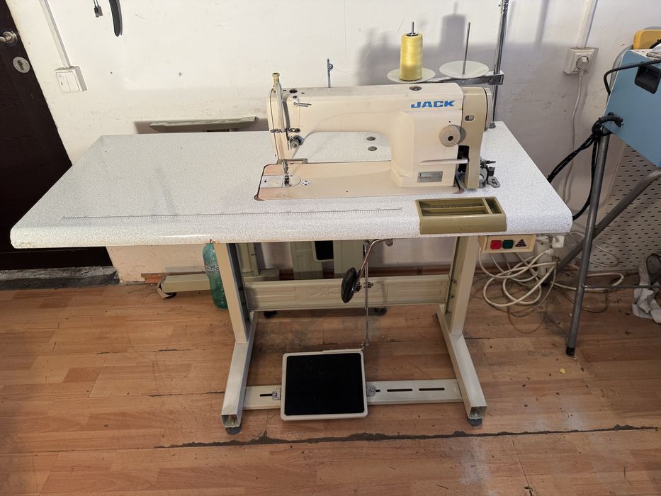 Masina de cusut industriala jack