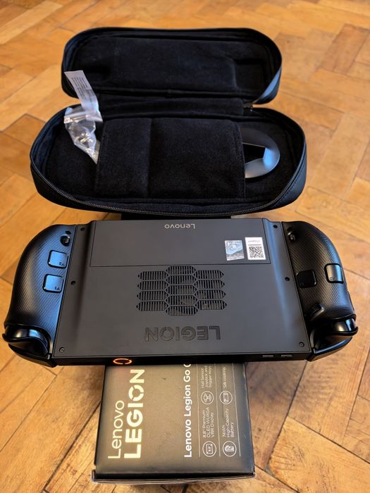 Lenovo legion go 2, z2 extreme 1tb, 890m, 32 GB RAM