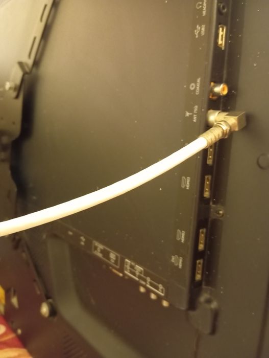 Жидко кристаллический телевизор