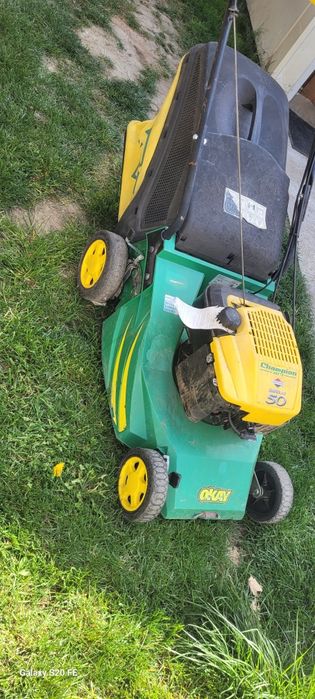 Mașina de tuns iarba Okay