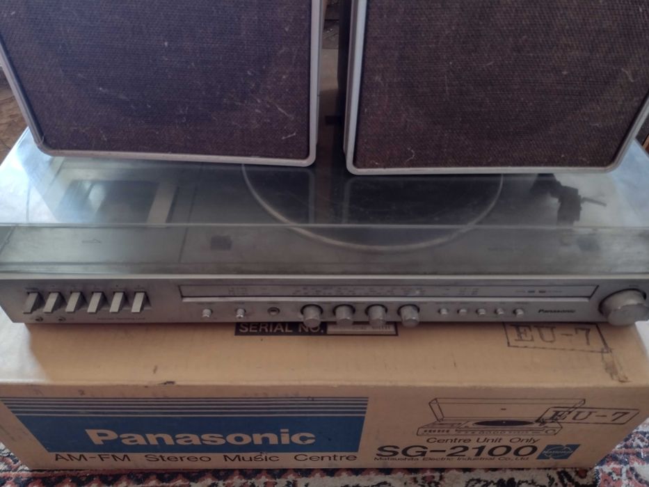 Panasonic AM FM Stereo Music Centre Радио, грам, касетофон и 2 колони
