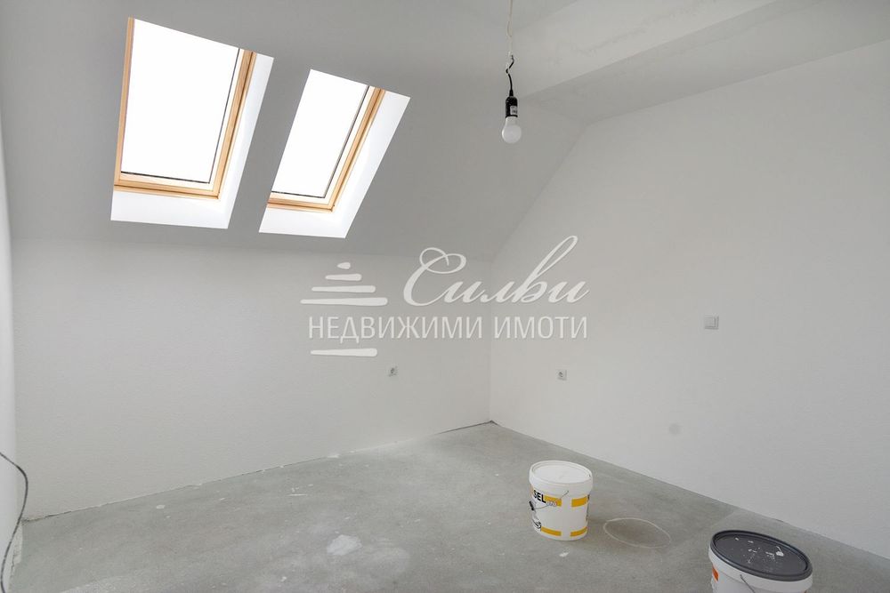 Продава се Тристаен апартамент в Шумен, Болницата - 114 кв.м за 1200 €/кв.м - Снимка #2