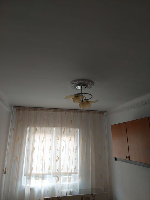 Inchiriez apartament 3 camere