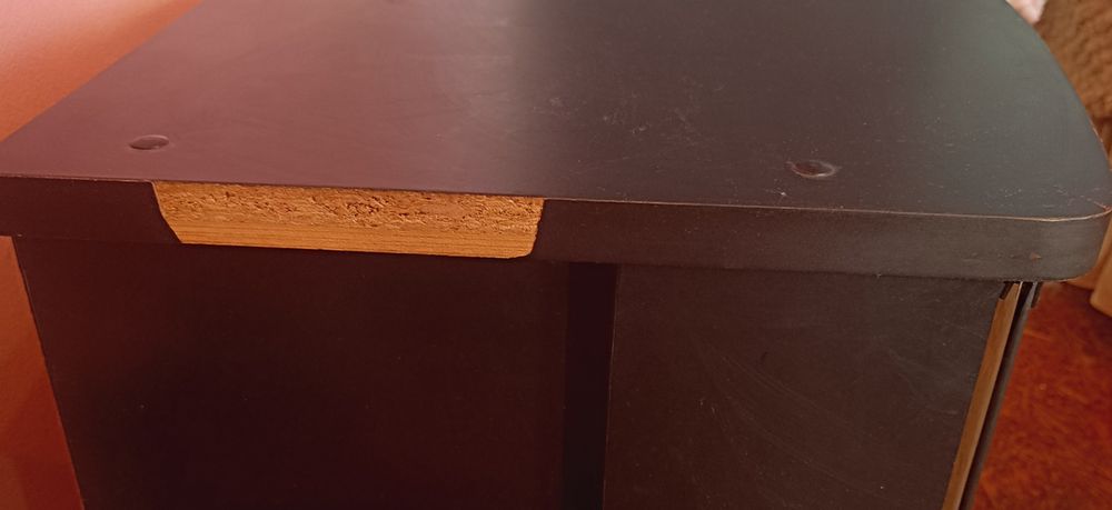 Продам тв тумбочку