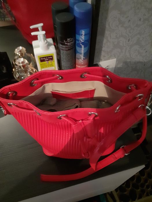 Сумка среднего размера