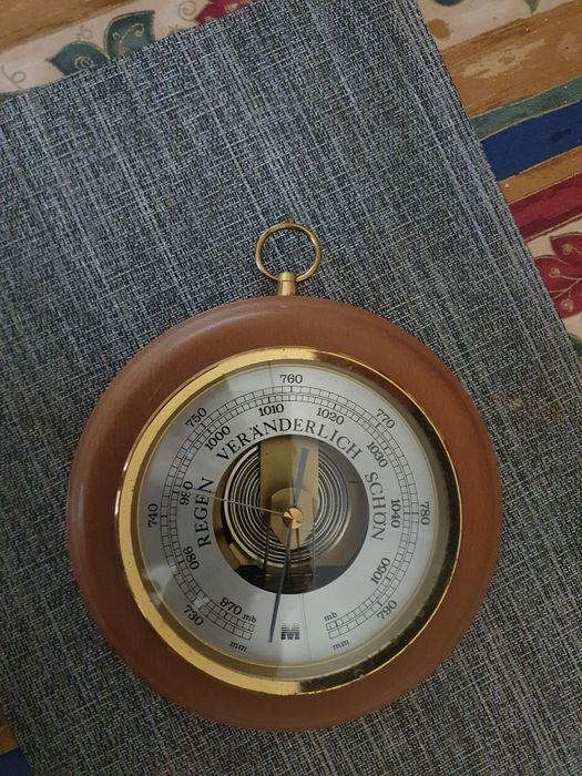 Statie meteo barometru