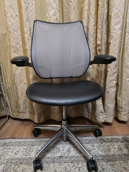 Офисное кресло Humanscale  Liberty