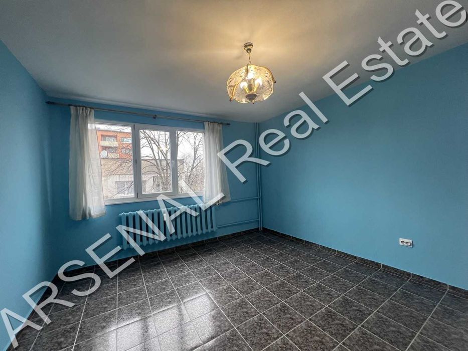 Двустаен апартамент под наем, Редута