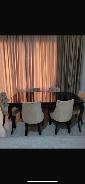 Продам стол черный