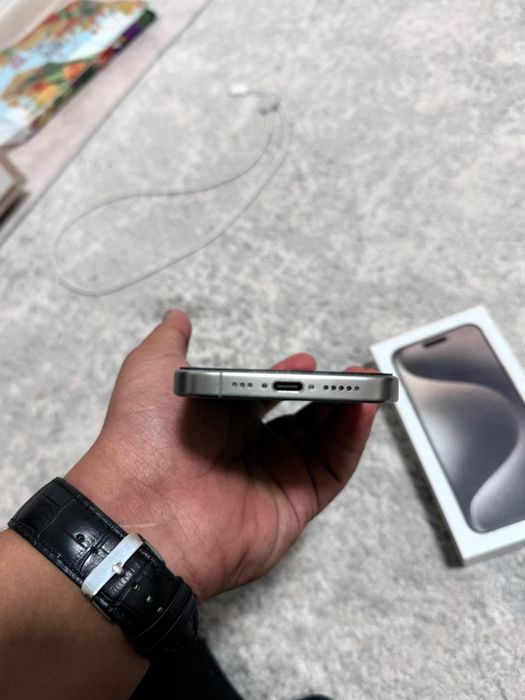 Продам Iphone 15 pro