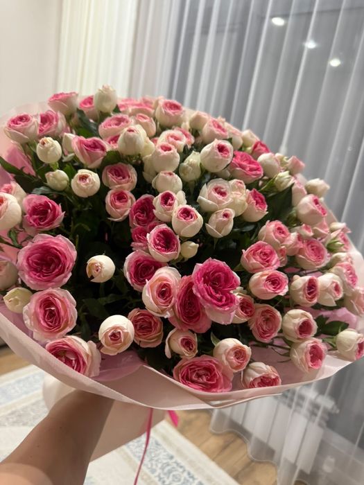 Шикарные кустовые розы