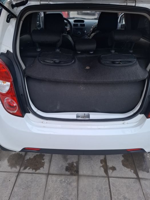 автомашина.  спарк