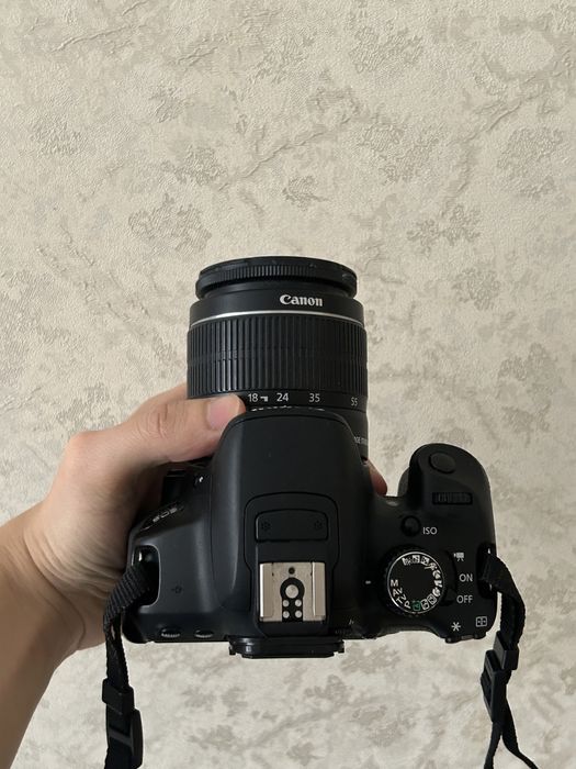Canon 650d + 18-55mm. 2 батарейки