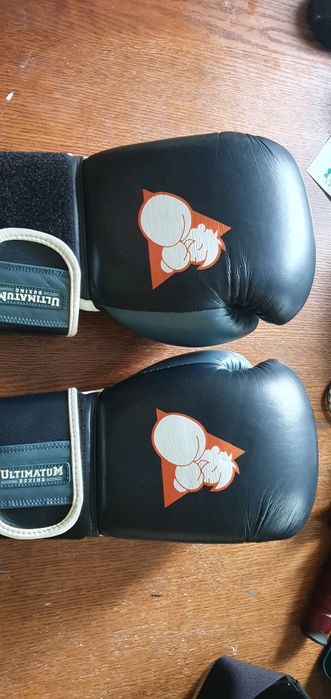 Продам боксёрские перчатки