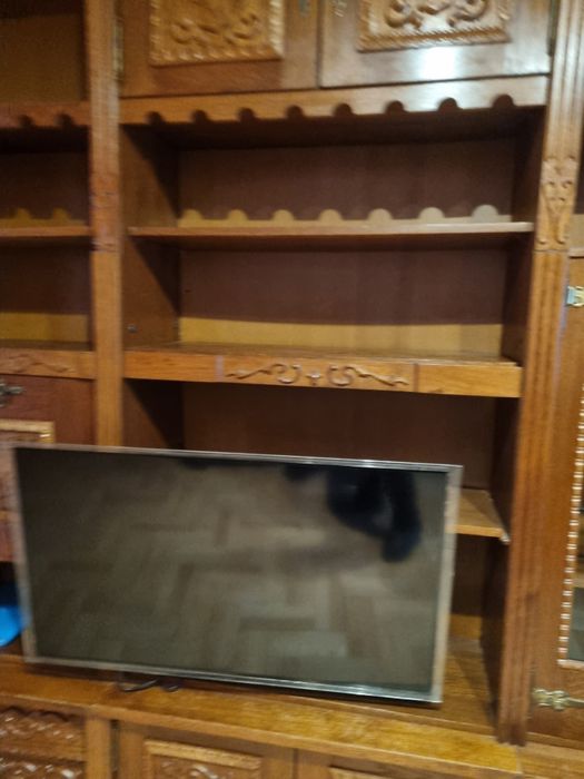 Biblioteca clasica din lemn masiv sculptat