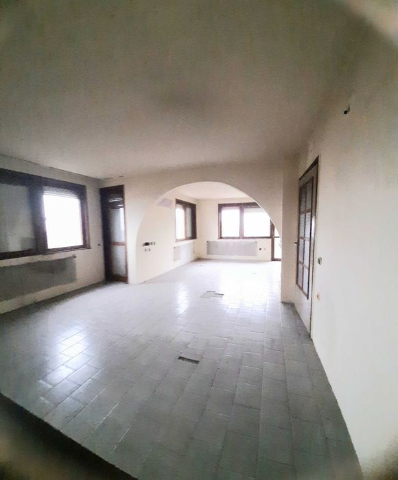 Продава се Етаж от къща в Омуртаг - 110 кв.м за 746 €/кв.м - Снимка #1