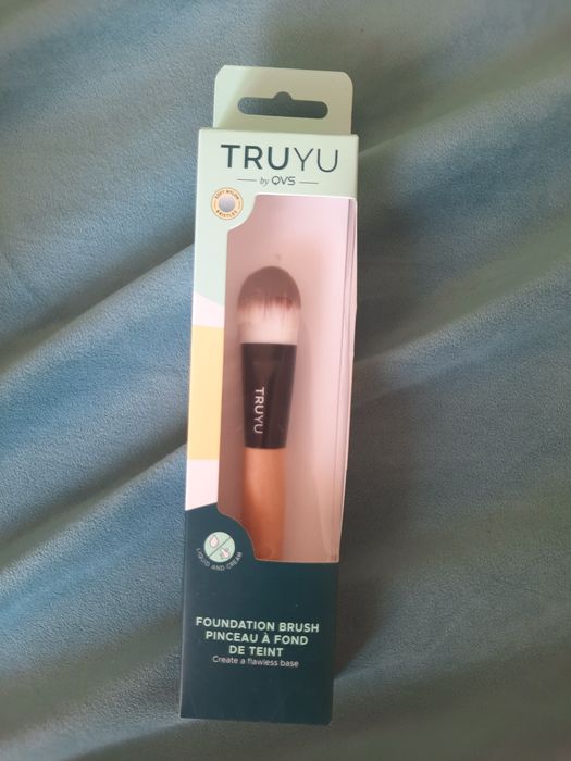 Кисточка для тональной основы