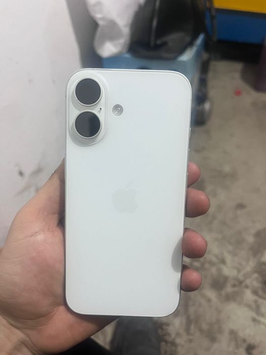 Продаю Айфон 16 128 гб