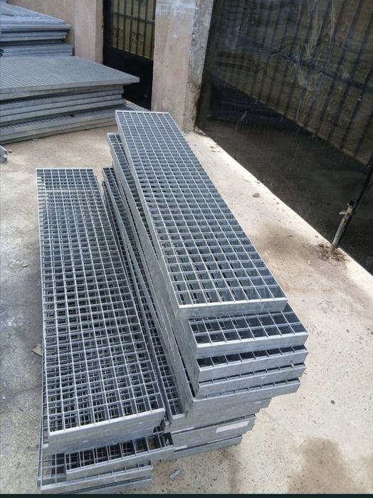 Trepte zicate metalice