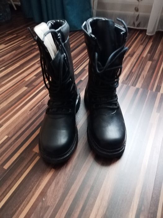 Bocanci  piele negri
