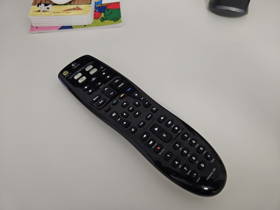 Telecomanda logitech harmony 300 - universala