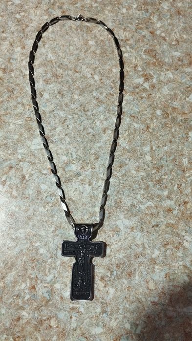 Крест с цепочкой
