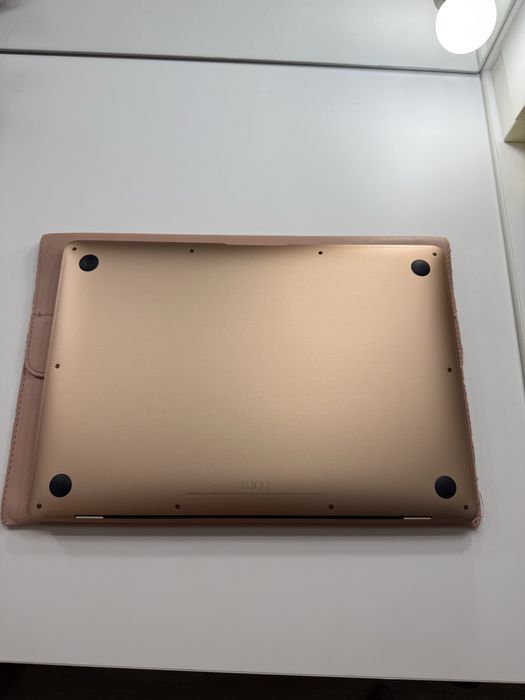 MacBook Air 13” Retina 2020 – Intel Core i3 / 8GB RAM