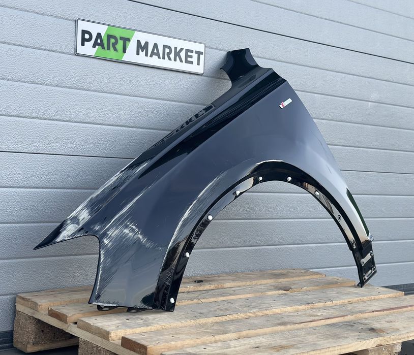 Ляв калник AUDI Q7 4M