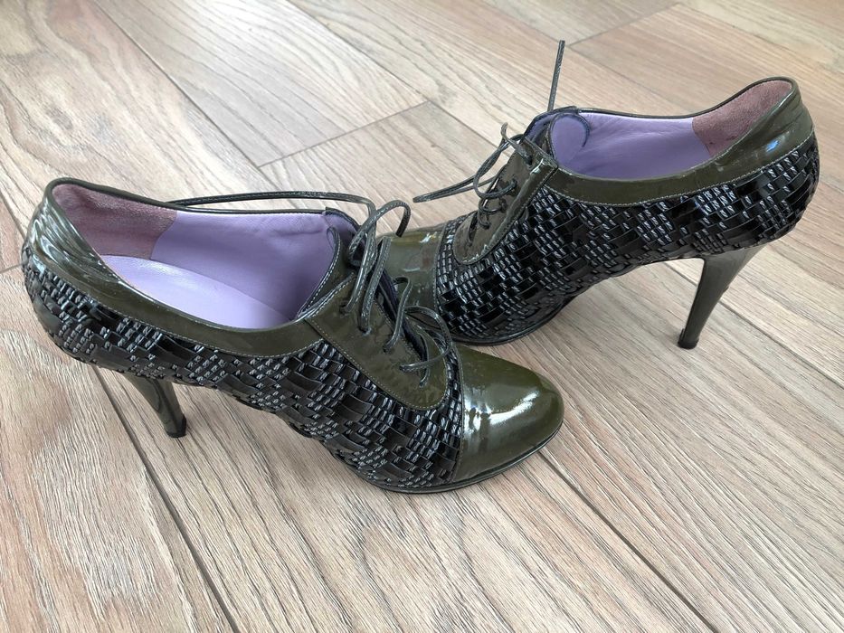 Botine stiletto piele lacuita Studio Pollini marime 38