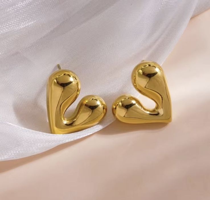 Нови стоманени обеци сърца