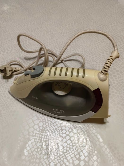 Утюг Scarlett SC-136S