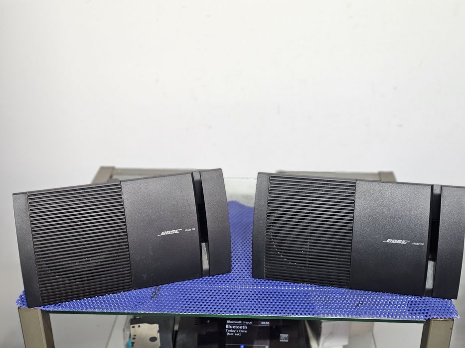 Sateliti Bose Model 100