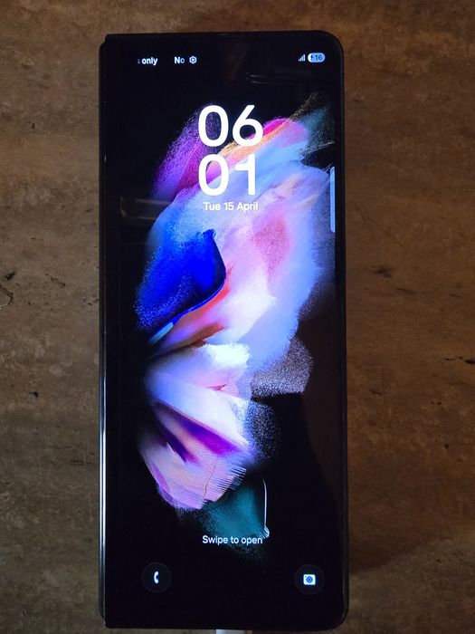 Samsung galaxy z fold 3 / 256gb