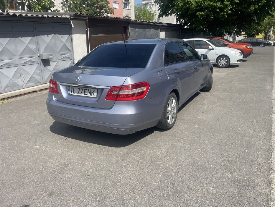 MERCEDES-BENZ E-Class 2011 — imagine 3