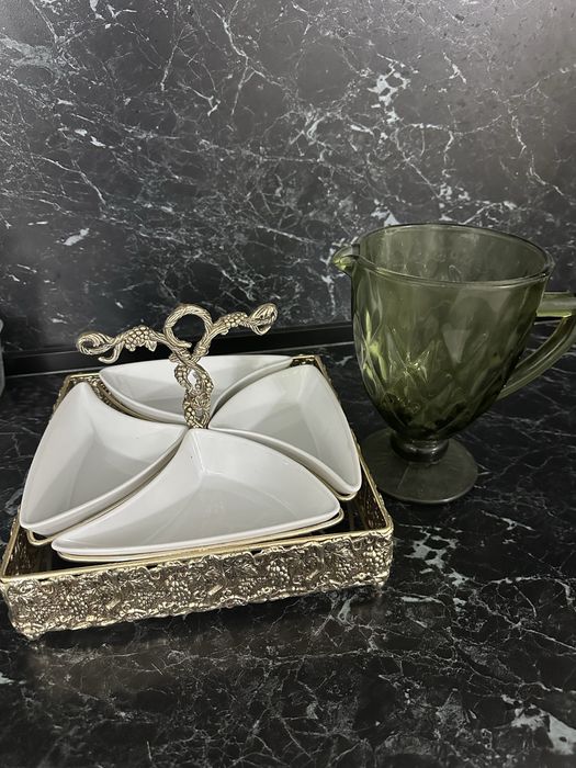 Менажница и кувшин .