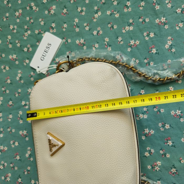 Дамска чанта Guess