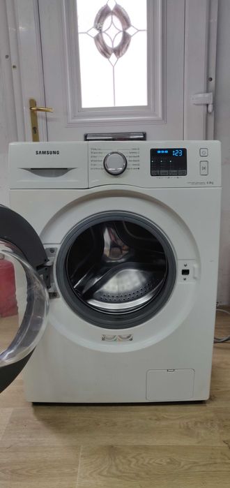 Masina de spalat rufe Samsung de 6-kg Slim / Ingust